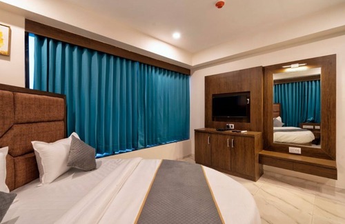 Ahmedabad Hotel | Hotel Royal 24