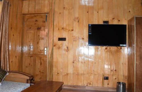 Bhatwari Hotel | Hotel Royal Hillcrest