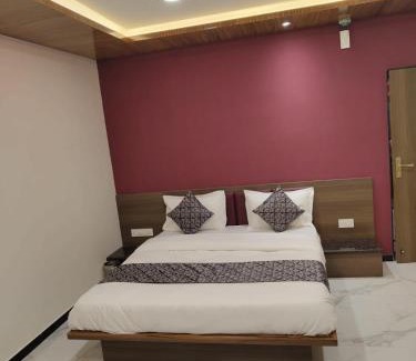 Kamrej Hotel | Hotel Royal Plaza