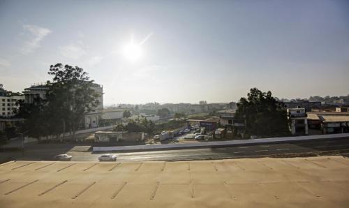 Dera Bassi Hotel | Hotel Royal Salute Near Bus Stand Zirakpur Chandigarh