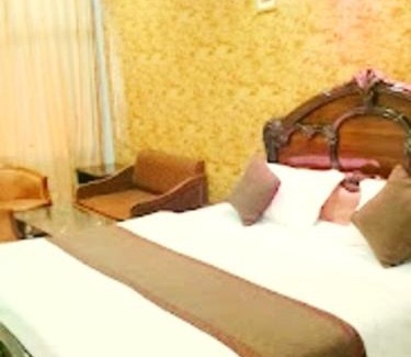 Dhanaulti Hotel | Hotel Royal Star