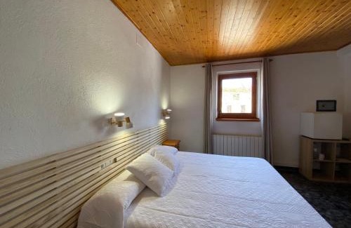 Vilanova d'Escornalbou Hotel | Hotel Rural Cal Amadeu