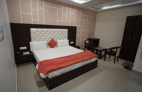 Shivalik Nagar Hotel | HOTEL S R GRAND