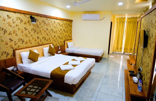Rajpipla Hotel | Hotel Sai Inn