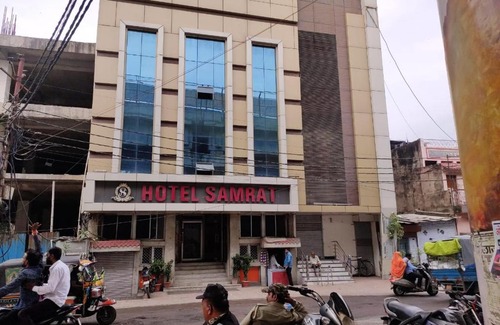 Jhansi Hotel | Hotel Samrat, Jhansi