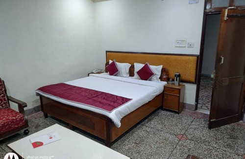 Jhansi Hotel | Hotel Samrat, Jhansi