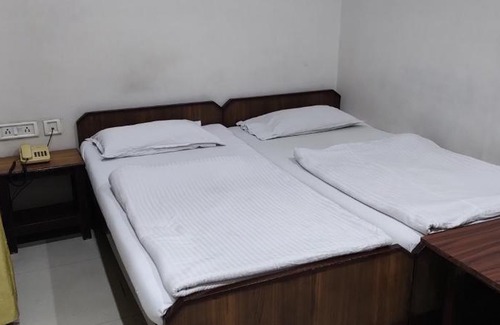 Jhansi Hotel | Hotel Samrat, Jhansi