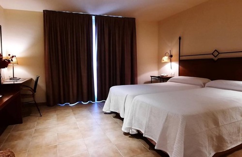 Montbrio del Camp Hotel | Hotel Sant Jordi