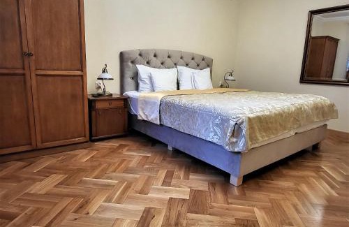 Sandomierz Hotel | Hotel Sarmata Zespół Dworski
