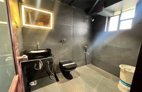 Vastrapur Hotel | Hotel Shailly Inn