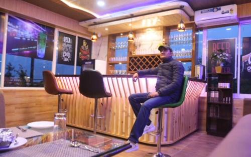 Gunehr Hotel | Hotel Shani - Punjabi Rasoi