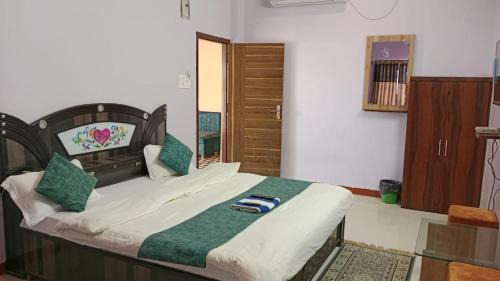 Maheshwar Hotel | Hotel Shivalay Palace