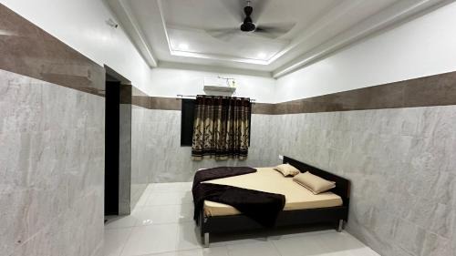 Karanja Hotel | Hotel Shri Hari