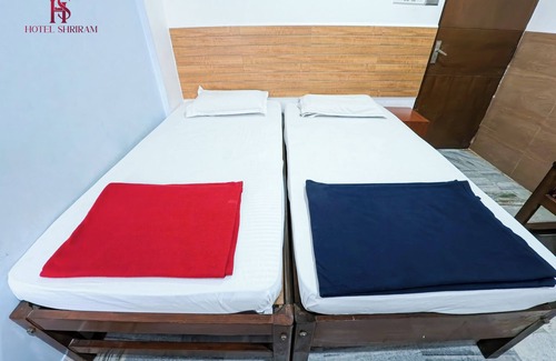 Periamet Cabin | Hotel Shriram