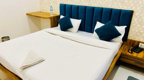 Sanwer Hotel | Hotel Shyam Palace