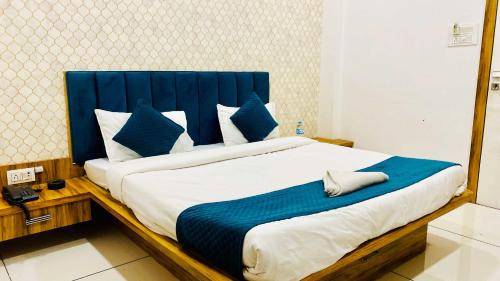 Sanwer Hotel | Hotel Shyam Palace