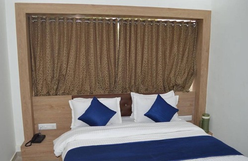 Sarkhej Hotel | Hotel Signature Inn