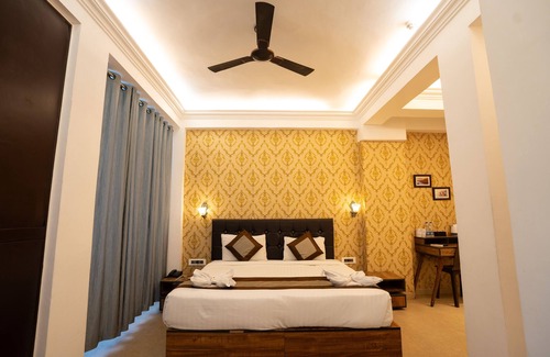Sigra Hotel | Hotel Silver Shine