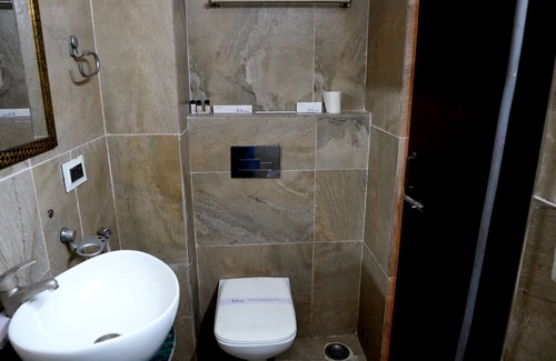 Sigra Hotel | Hotel Silver Shine