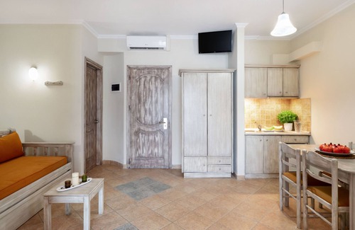 Potos Apartment | Hotel Sirines Complex