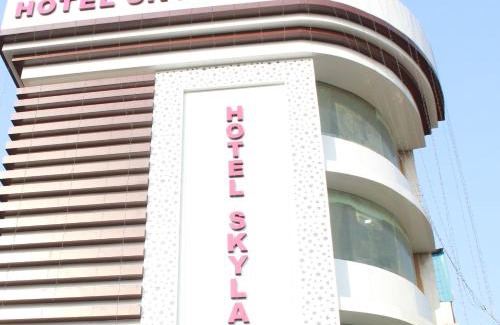GIDC Hotel | Hotel Skylark