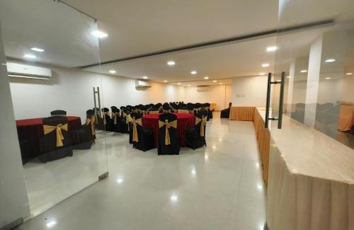 Bhopal Hotel | Hotel Smriti Grand