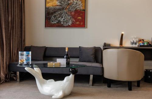 Petrovskoye Hotel | Hotel & Spa NEMO with dolphins