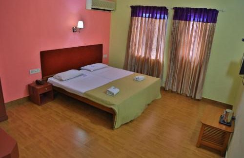 Shenoys Hotel | Hotel Srinivas