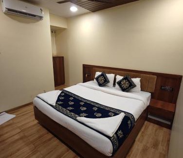 Mumbai Bed & Breakfast | Hotel Starlit