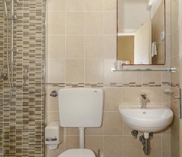 Cinquale Hotel | Hotel Storyville Business & Holiday