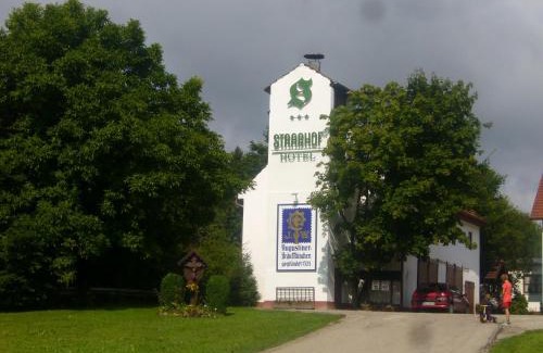 Pfaffenhofen an der Ilm Hotel | Hotel Straßhof