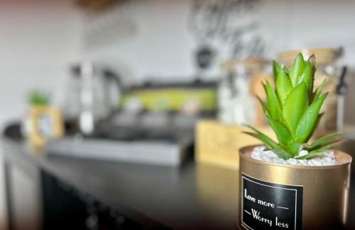 McGinley Square House | Hotel-Style, No Host, Professionally Managed ID265