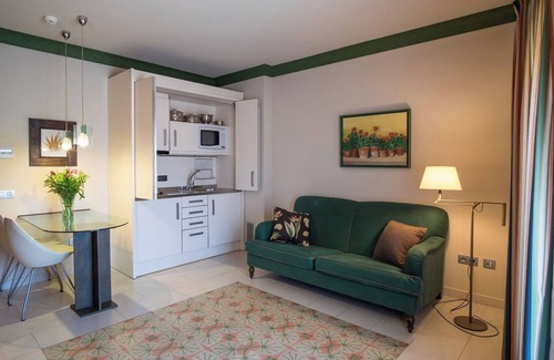 Montbrio del Camp Hotel | Hotel Suites Sant Jordi