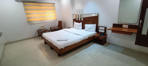 GIDC Hotel | Hotel Supreme
