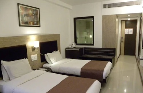 Sayajiganj Hotel | Hotel Surya