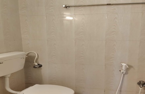 Kalapet Hotel | Hotel Tenach