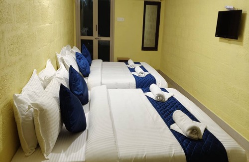 Kalapet Hotel | Hotel Tenach