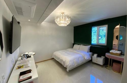 Ganghwa Hotel | Hotel the black