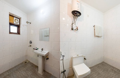Sector 70 Hotel | Hotel the classic inn noida sec 70