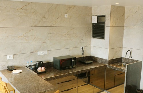 Surat Hotel | Hotel The Excellency