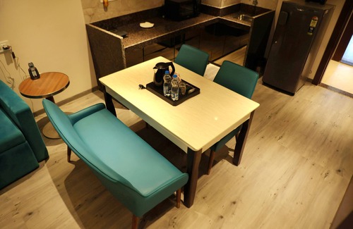 Surat Hotel | Hotel The Excellency