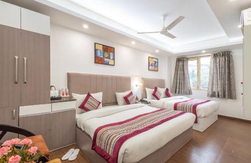 Karol Bagh Hotel | Hotel The Gold Inn - Walking Distance From Gaffar Market Karol Bagh Delhi