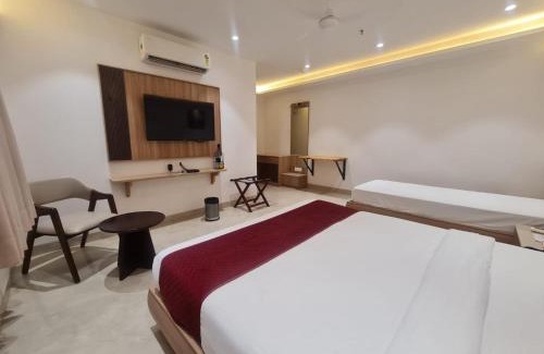 Surat Hotel | Hotel The Grand Murli
