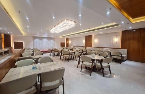 Surat Hotel | Hotel The Grand Murli