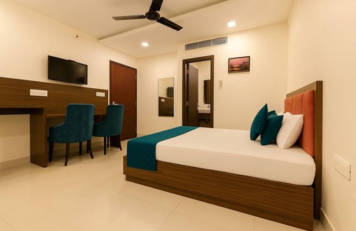 Shivalik Nagar Hotel | Hotel The Heights