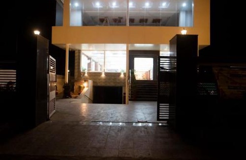 Varanasi Hotel | Hotel The Pearl