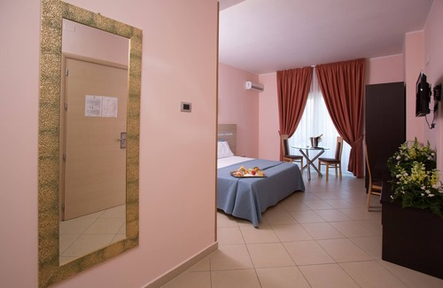 Pastorano Hotel | Hotel The Queen