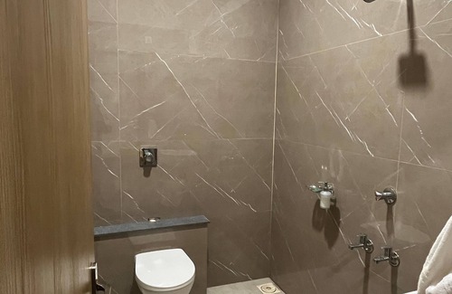 Harda Hotel | Hotel Tilak