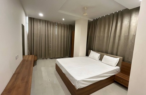 Harda Hotel | Hotel Tilak