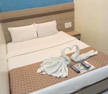 Santacruz House | Hotel Time Gold Near Domestics Airport